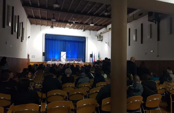 Vipava ima tri &scaron;portne, a le eno kulturno dvorano