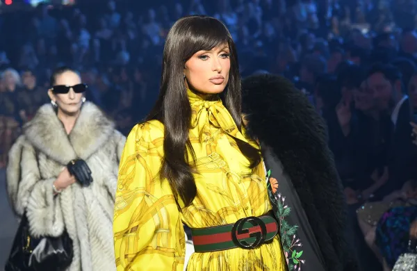 Paris Hilton drastično spremenila videz