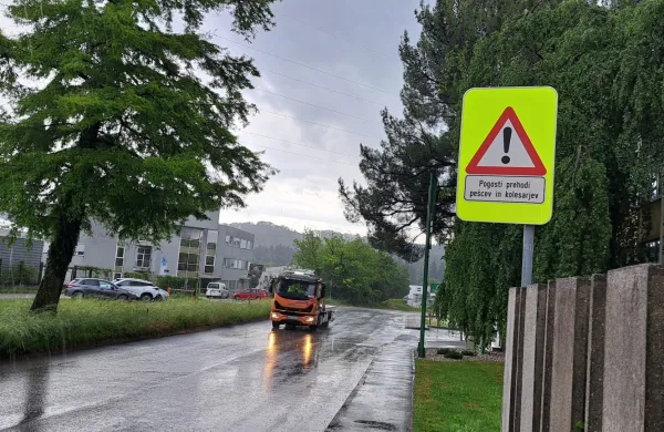 Nova Gorica: Nevarno in nepregledno prečkanje Ceste 25. junija za kolesarje