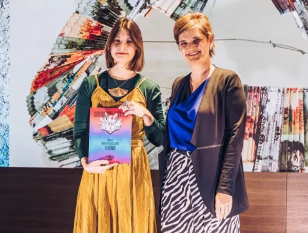 &Scaron;tudentka Vizualne umetnosti in oblikovanja na UP Pedago&scaron;ki fakulteti odnesla prvo nagrado na Slovenskem tednu nakita 2026
