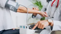 visok krvni tlak hipertenzija meritve krvnega tlaka