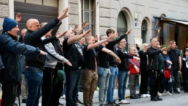Almerigu Grilzu v čast so neofa&scaron;isti iztegnili desnico.