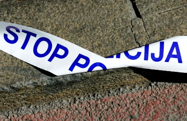 Ljubljana, sodna palaca. Policija, bombni preplah. Foto: Daniel Novakovic/STAstop policija trak
