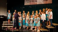 Na reviji otro&scaron;kih zborov v Zagorju je zmagal Otro&scaron;ki pevski zbor Osnovne &scaron;ole Franceta Bevka iz Tolmina z zborovodkinjo Barbaro Kovačič.