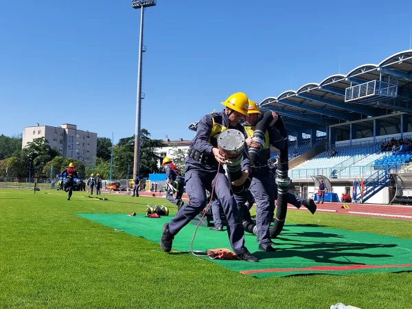 Članice ekipe PGD Ledine, Gasilska zveza Idrija na Mednarodnem gasilskem tekmovanju