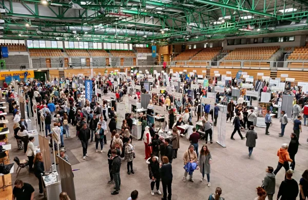 Vi&scaron;ja nadomestila za zdaj ne dalj&scaron;ajo vrst brezposelnih