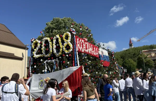 okra&scaron;eni vozovi iz Brkinov in Jel&scaron;an, Ilirske Bistrice, Kočanije in Belega kamna. vizita 2026
