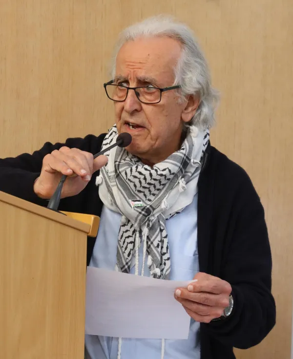 Palestinsko-britanski arhitekt Antoine Raffoul je predstavil svoj predlog Načrta za Gazo: ponovna izgradnja spomina.