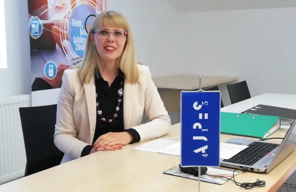 Larisa Benassi, vodja izpostave Ajpes, Postojna