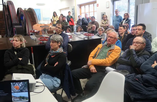 Občini Idrija in Cerkno razpise za vodilne kadre javnih zavodov ponavljata v nedogled