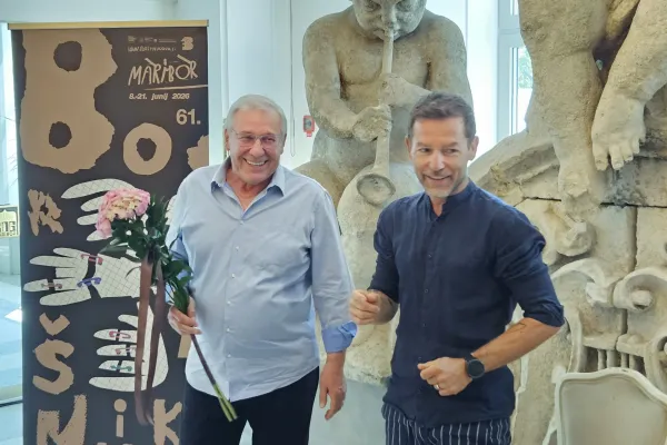 Igralec Ales Valic in umetni&scaron;ki direktor festivala Ale&scaron; Novak na razglasitvi dobitnika Bor&scaron;tnikovega prstana.