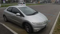 parkiranje parkiri&scaron;če Parkiraj in odpelji parkiri&scaron;če pod pasarelo, prazno, avtomobil