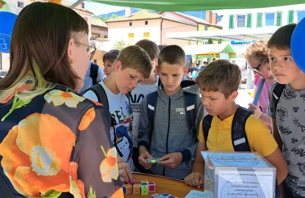 Živ(el)a znanost in umetnost navdu&scaron;ili mlade