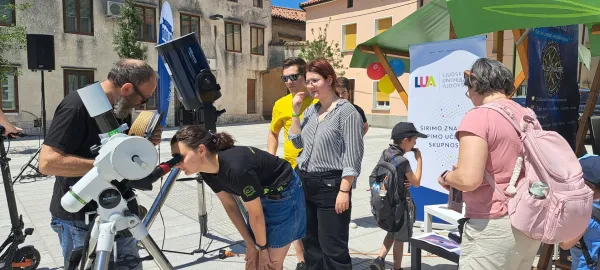 Živ(el)a znanost in umetnost navdu&scaron;ili mlade