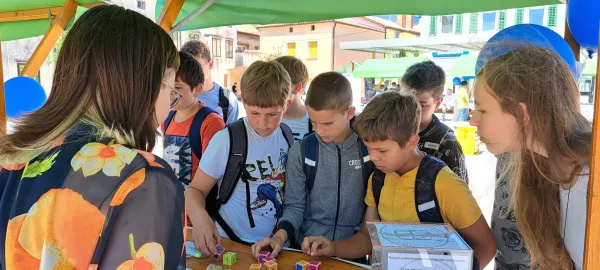 Živ(el)a znanost in umetnost navdu&scaron;ili mlade