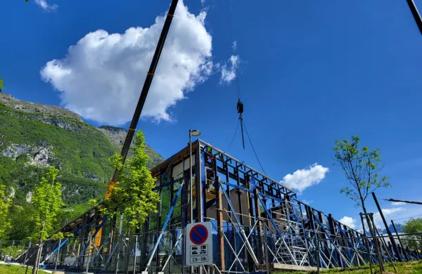 &Scaron;portna dvorana: Občina zavrača Kolektorjeve pritiske za trimesečno podalj&scaron;anje roka