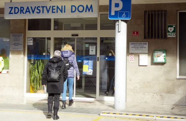Vpis pacientov: zakaj so ponekod dolge vrste, drugod pa ne