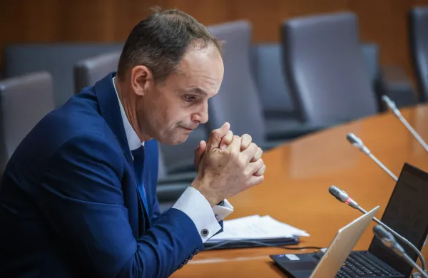 Predstavitev kandidata za ministra za gospodarstvo, delo in&scaron;port Anžeta Logarja pred pristojnim odborom DZ.