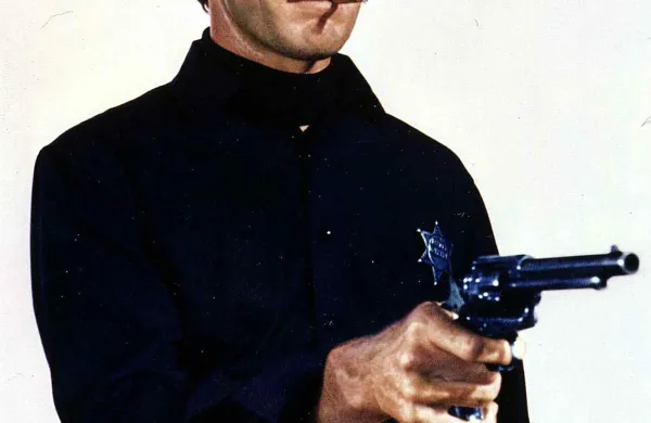 Clint Eastwood je v filmu Dobri, umazani, zli top prižgal s cigaro.