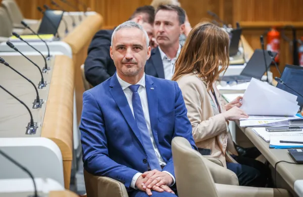 Predstavitev kandidata za ministra za kmetijstvo Janeza Ciglerja Kralja pred pristojnim odborom DZ.