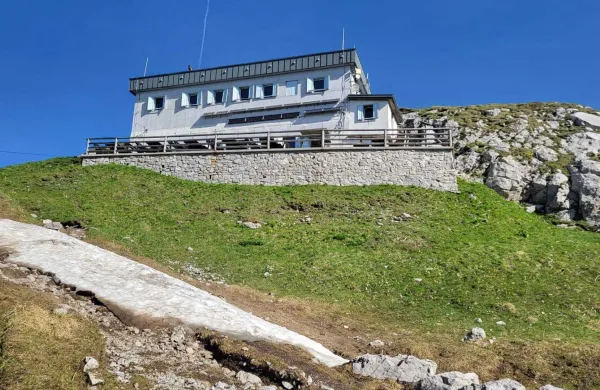 dom Zorka Jelinčiča Črna prst PD Podbrdo
