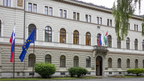 Zastava Palestine na pročelju predsedni&scaron;ke palače