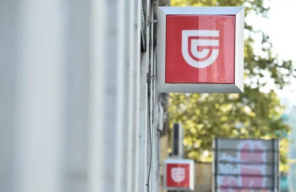 Poslopje Zavarovalnice Triglav na Miklo&scaron;ičevi cesti v Ljubljani.