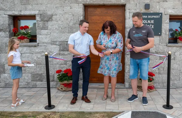Otvoritev va&scaron;kega doma Dolnje Ležeče, Alenka &Scaron;trucl Dovgan