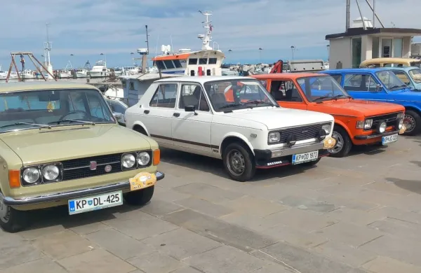V Kopru so se srečali ljubitelji vozil Zastava
