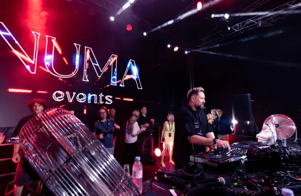 dj umek koper numatronic