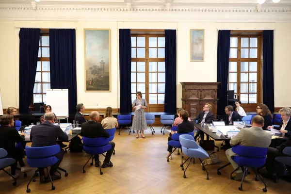 Univerza na Primorskem je sodelovala na srečanju na visoki ravni o prihodnosti evropske bioekonomije z evropsko komisarko Jessiko Roswall