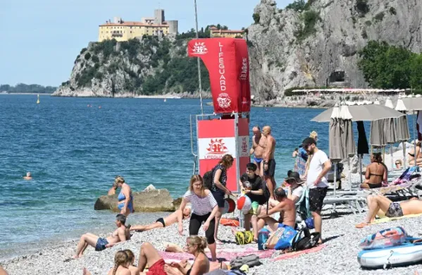 Ob ugodnem vremenu se plaže naglo napolnijo.