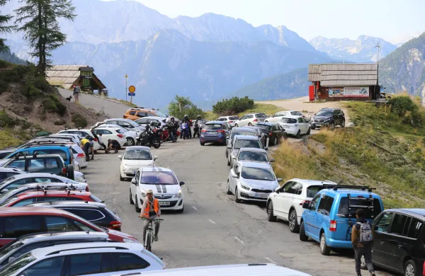 Vr&scaron;ič brez parkiri&scaron;č, poskrbeli so za javni prevoz vsako uro