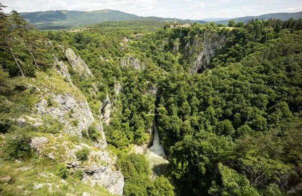 Divaca.&scaron;kocjanske jame in okolica.