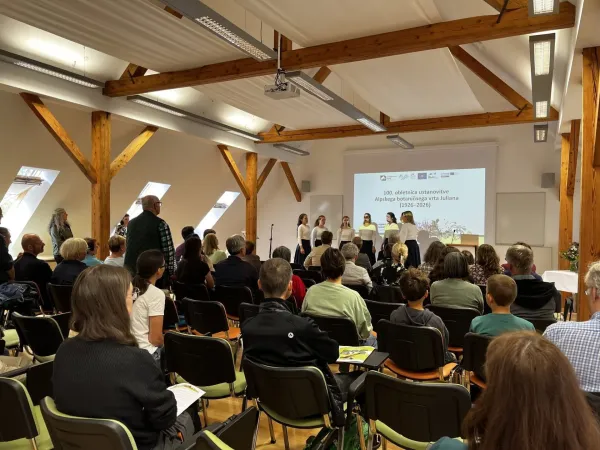 Najstarej&scaron;i alpski botanični vrt v Sloveniji praznuje 100 let