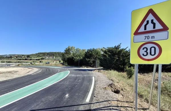 Od jutri, 17. junija, bo čez Železni&scaron;ko cesto, ki povezuje Ankaran in Koper, po dveh mesecih in pol znova stekel promet.