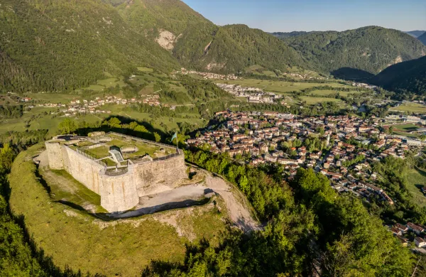 Zaživel je grad na Kozlovem robu, ki preteklost pripoveduje za prihodnost