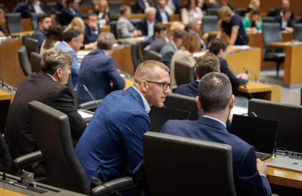 Poslanec Resnice Boris Mijić (v sredini)