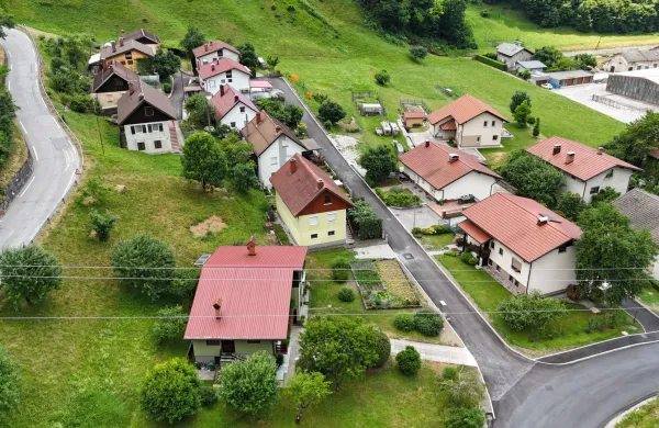 Zaključujejo večletna vlaganja v komunalno urejanje Kneže: odplake ne bodo več tekle v reke