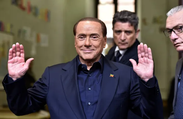 Dediči Berlusconija nekdanjim spremljevalkam zaprli pipico
