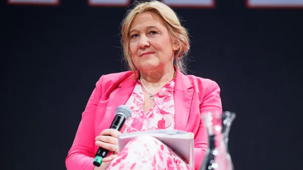 Ljubljana, Kino Siska.Predvolilno soocenje v organizaciji kulturnih drustev in organizacij, na katerem so razpravljali o prihodnosti kulture in umetnosti.Kandidatka Ignacija Fridl Jarc (SDS).
