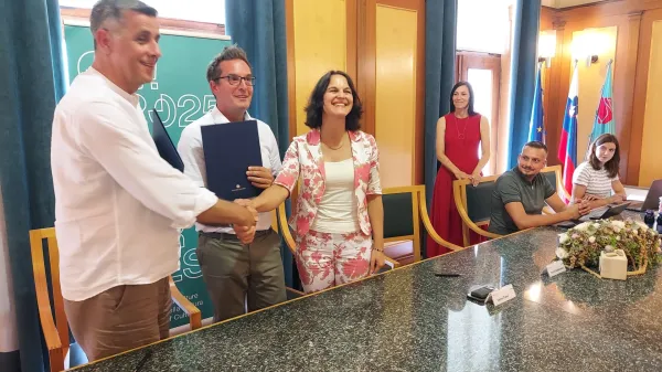 pogodba prenova pritličje ZD Nova Gorica re&scaron;evalna služba 2 garaži