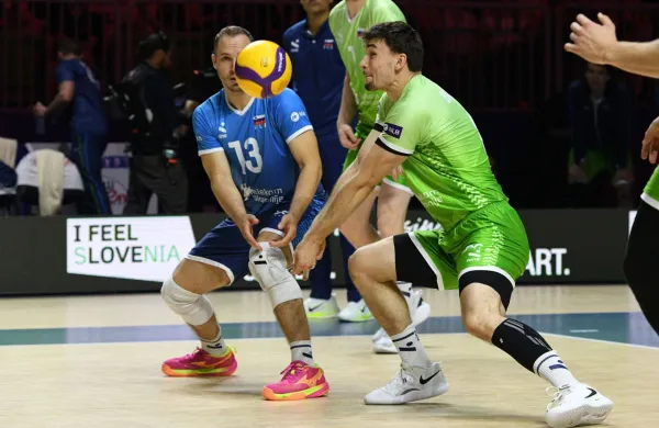 Odbojka: Fantje z Brazilci in Italijani doma, dekleta pa pri Slovakinjah