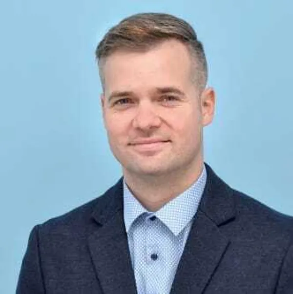 Svetnik SDS osvajal tudi mladoletnice