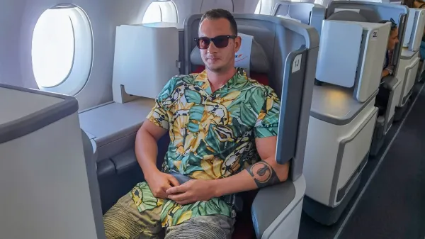 Če med vožnjo dlje časa sedimo, se hitro lahko pojavijo krči v nogah. K sreči si lahko pomagamo sami.