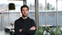 Slovenski igralec med kolesarjenjem grdo padel
in utrpel dva zloma
