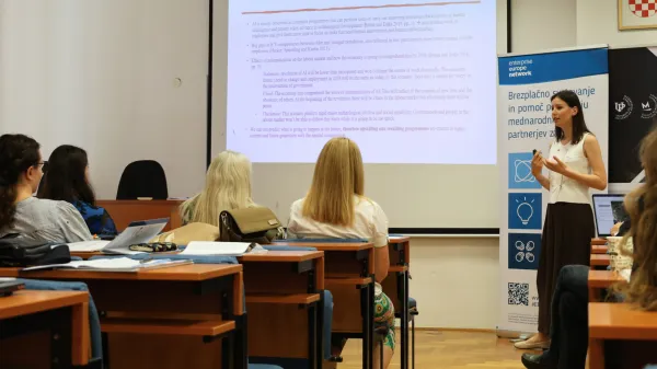 Doktorski &scaron;tudij na UP Fakulteti za management: usmerjen v znanje, trajnost in razvoj vključujoče družbe