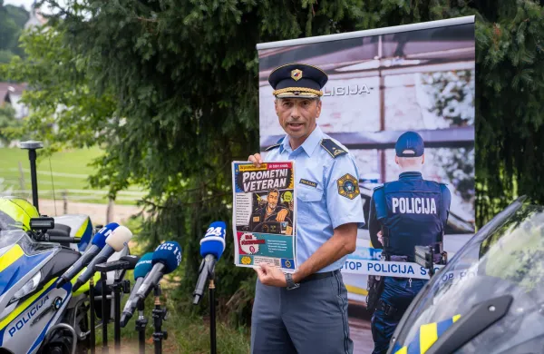 Robert Vehovec iz Uprave uniformirane policije na GPU na predstavitvi preventivne kampanje #castnaprometna.