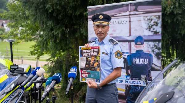 Robert Vehovec iz Uprave uniformirane policije na GPU na predstavitvi preventivne kampanje #castnaprometna.