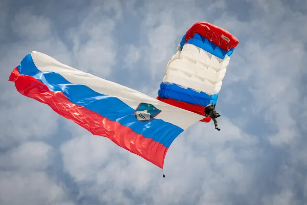 Z življenjem so &scaron;e bolj kot v Sloveniji zadovoljni le na Danskem